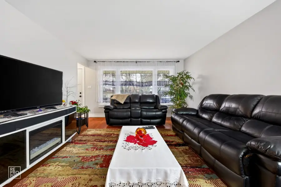 9405 S 69th Court, Oak Lawn, IL 60453 - #3