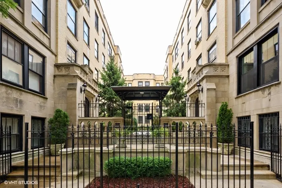 3604 N Pine Grove Avenue #2H, Chicago, IL 60613 - #1