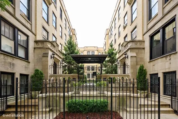 3604 N Pine Grove Avenue #2H, Chicago, IL 60613