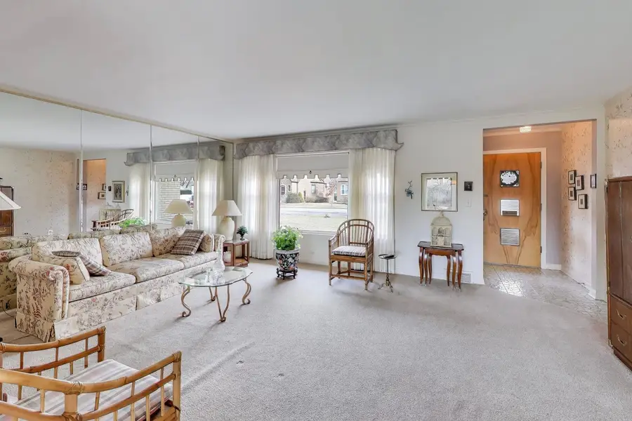 5630 N Kenton Avenue, Chicago, IL 60646 - #3