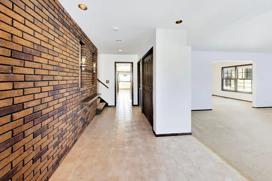 285 Loveland Drive, Glendale Heights, IL 60139 - #3