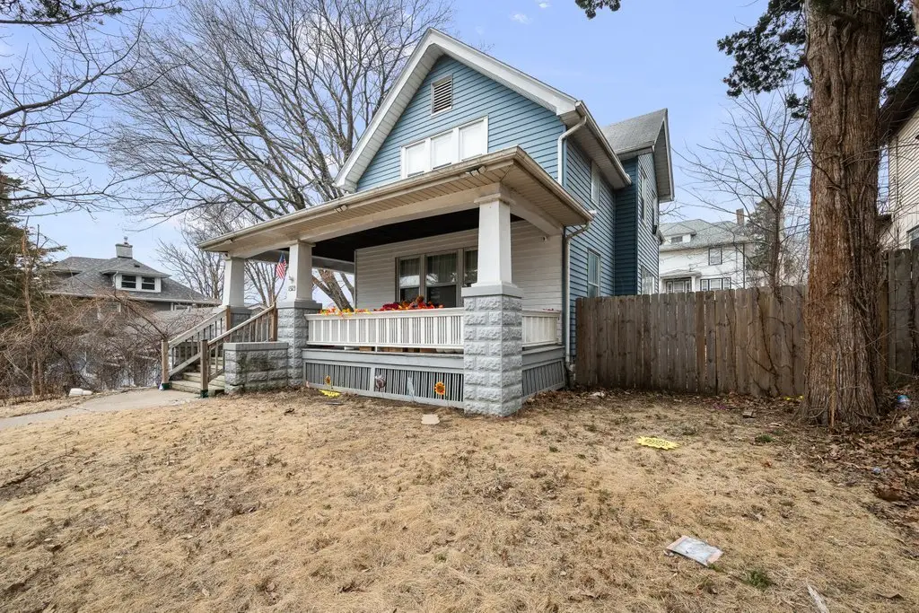 1323 17th Street, Rock Island, IL 61201 - #1