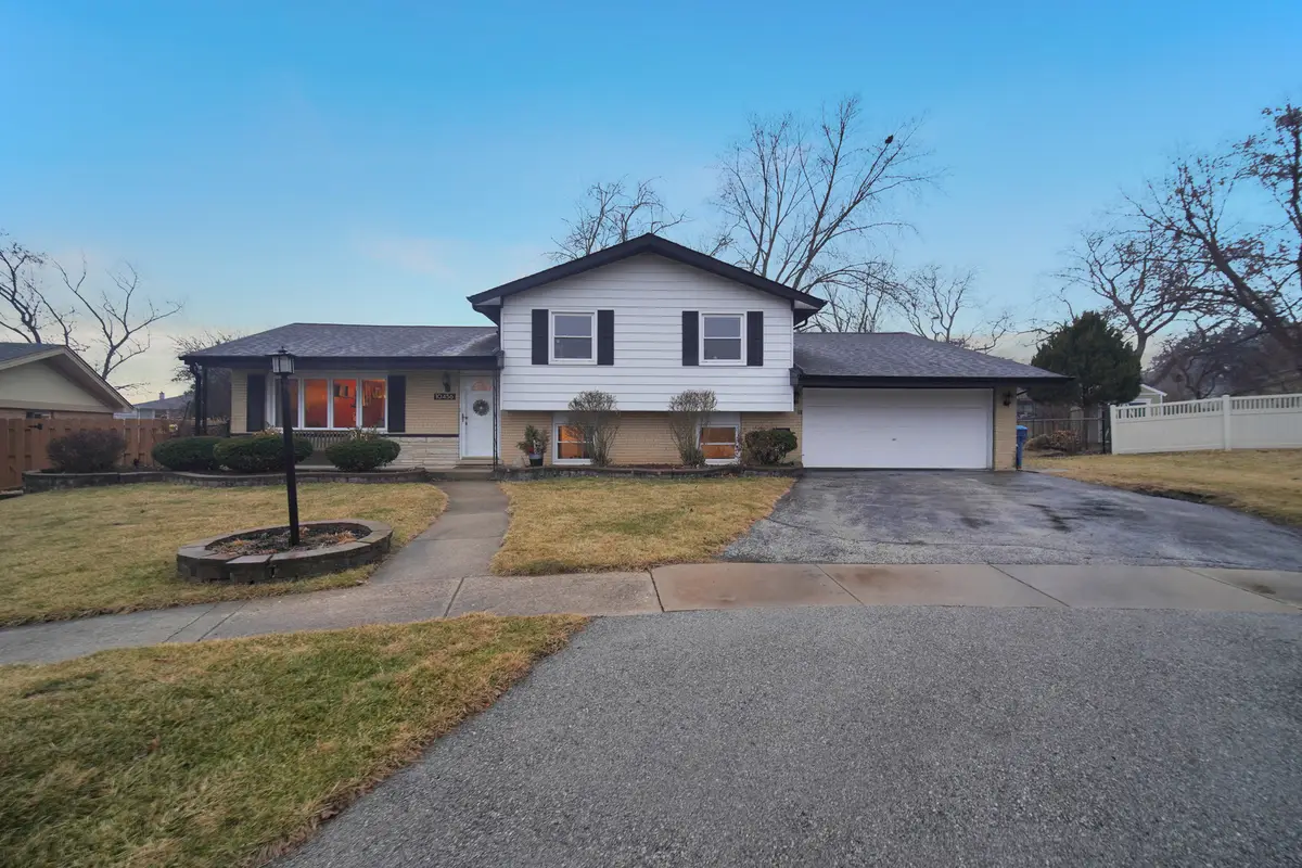 10456 S Stowe Court, Palos Hills, IL 60465 - #1
