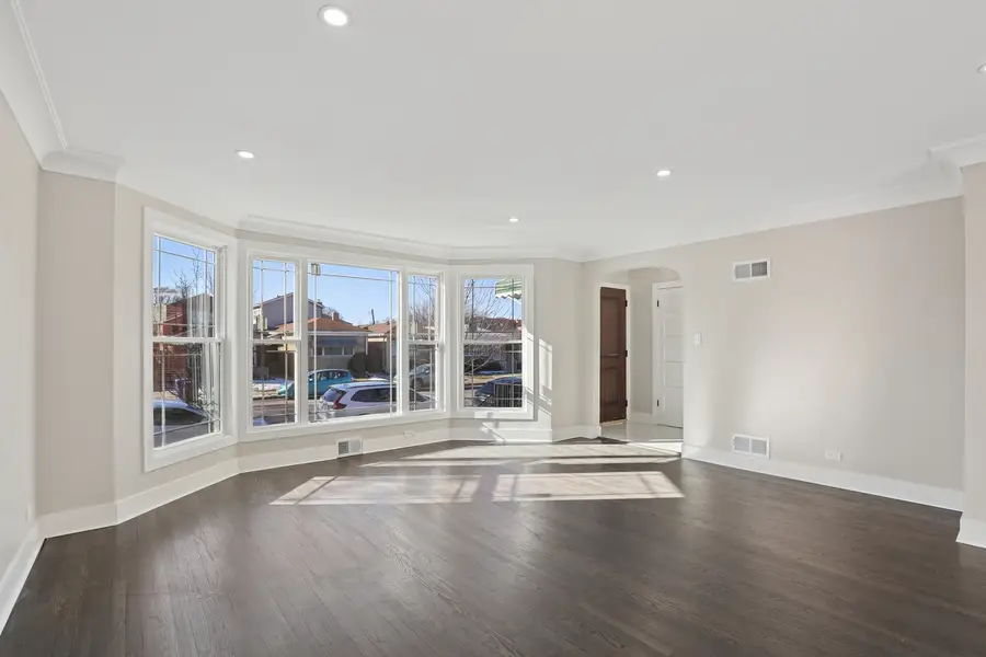 5547 N California Avenue, Chicago, IL 60625 - #3