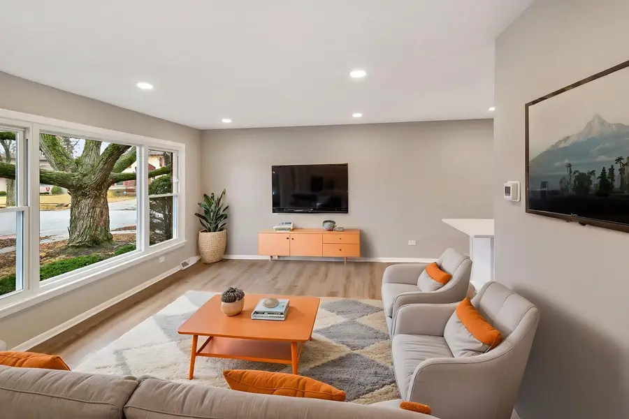 555 N Cherry Drive, Glenwood, IL 60425 - #2