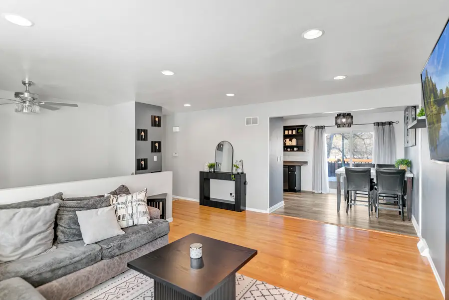 1809 Maplewood Court, Lindenhurst, IL 60046 - #3