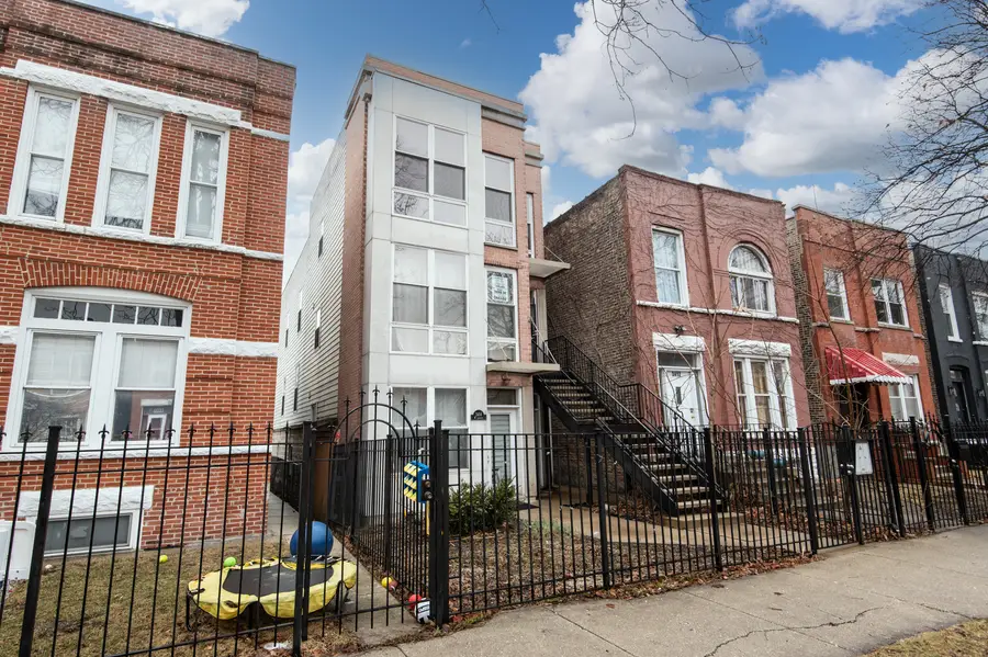 3414 W Le Moyne Street #3, Chicago, IL 60651 - #3