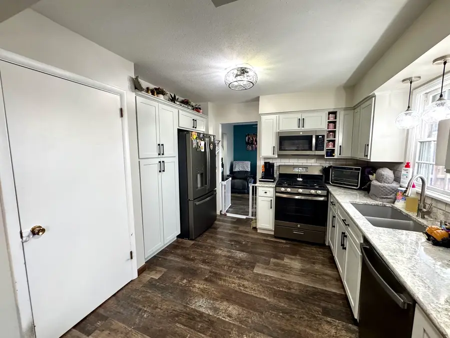 1048 Lora Avenue, Princeton, IL 61356 - #3