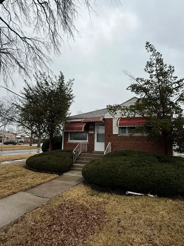 317 Frederick Avenue, Bellwood, IL 60104