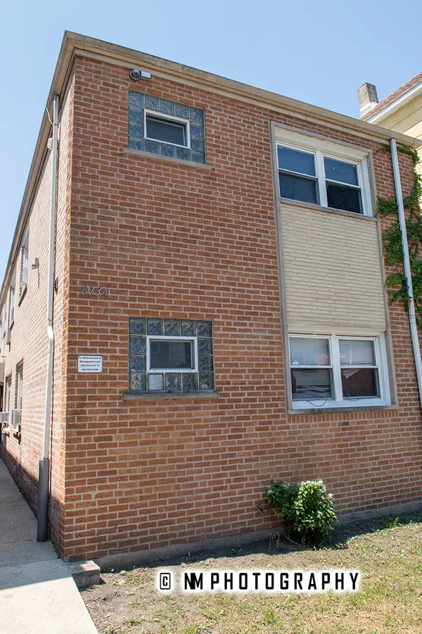 8734 S Escanaba Avenue, Chicago, IL 60617