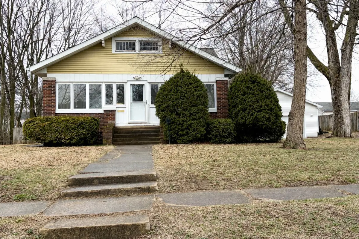 509 W Clay Street, Clinton, IL 61727 - #1