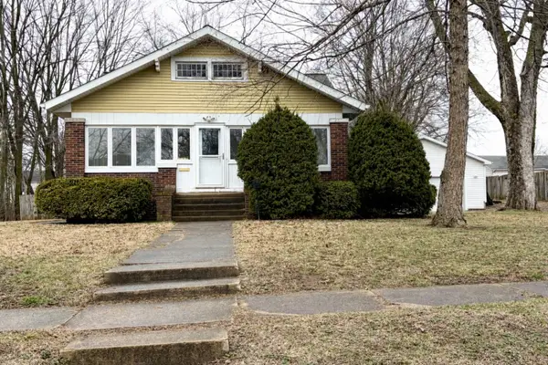 509 W Clay Street, Clinton, IL 61727