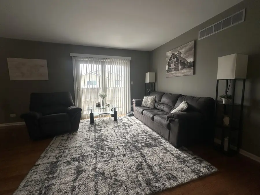 2S739 Winchester Circle #4, Warrenville, IL 60555 - #2