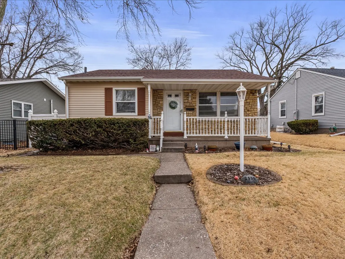 2538 Bellevue Avenue, Bettendorf, IA 52722 - #1