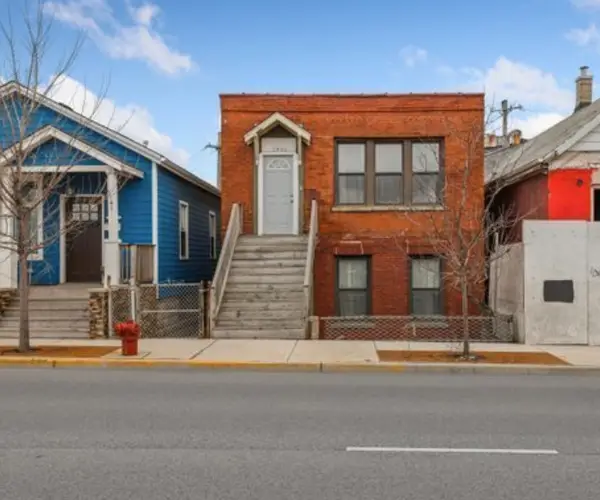 1903 W Fullerton Avenue, Chicago, IL 60614