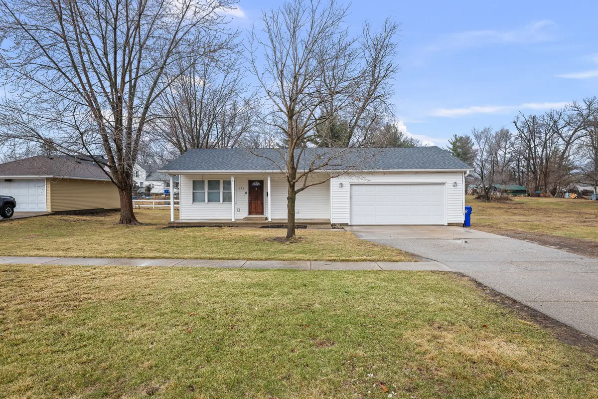 236 W Church Street, Kewanee, IL 61443 - #1
