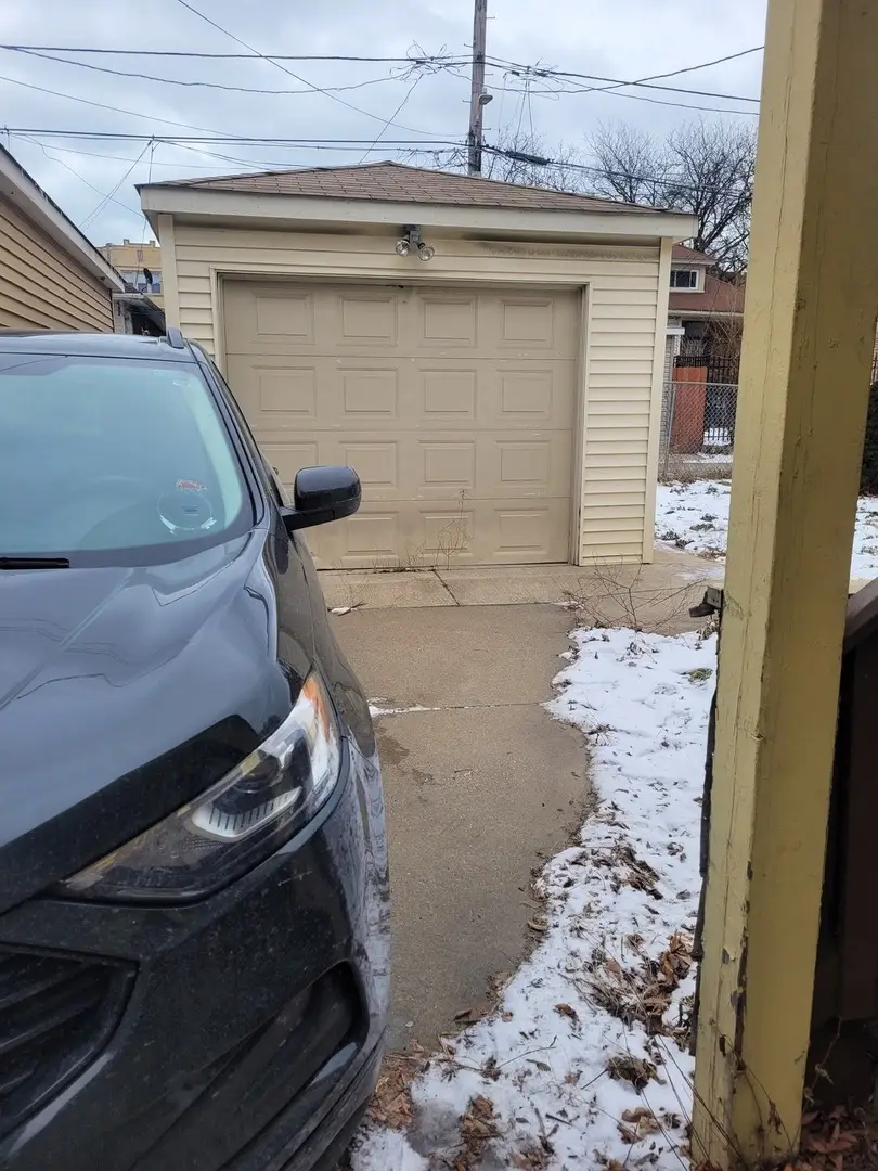 7639 S Cornell Avenue, Chicago, IL 60649 - #2