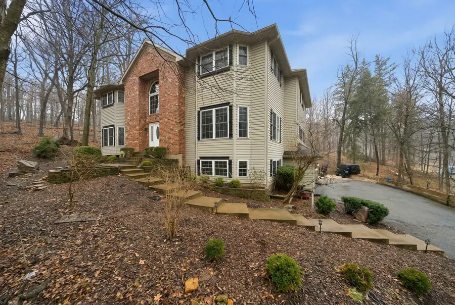 9 Echowood Drive, Algonquin, IL 60102 - #2