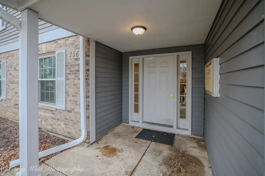 356 Woodview Circle #A, Elgin, IL 60120 - #3