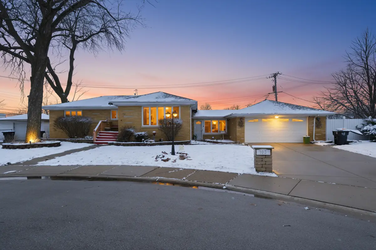 702 E 162nd Place, South Holland, IL 60473 - #1
