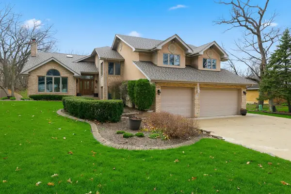 33 W Eureka Drive, Lemont, IL 60439