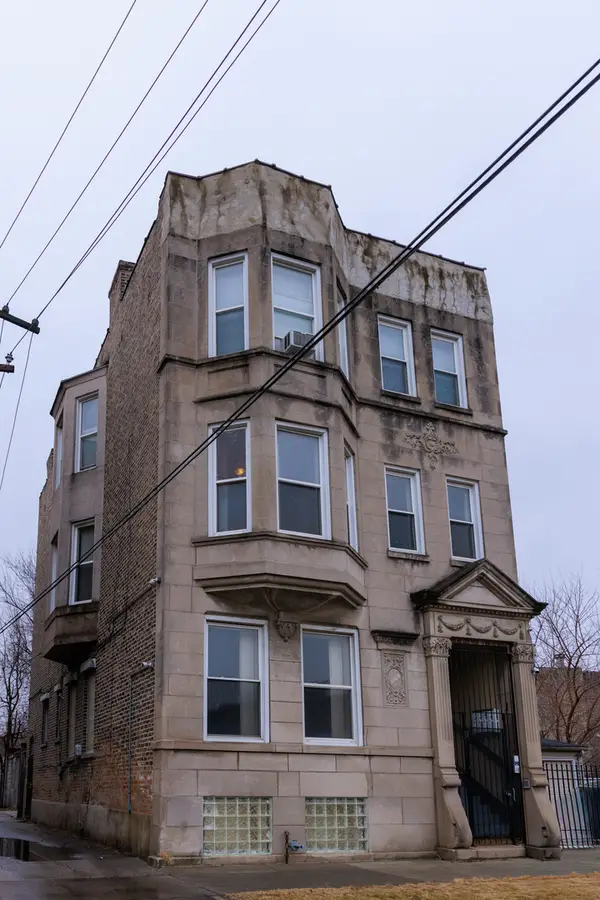 63 E 56th Street, Chicago, IL 60637