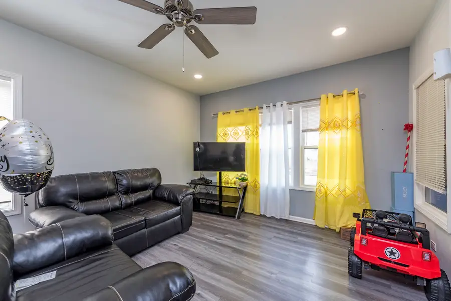 705 Massena Avenue, Waukegan, IL 60085 - #3