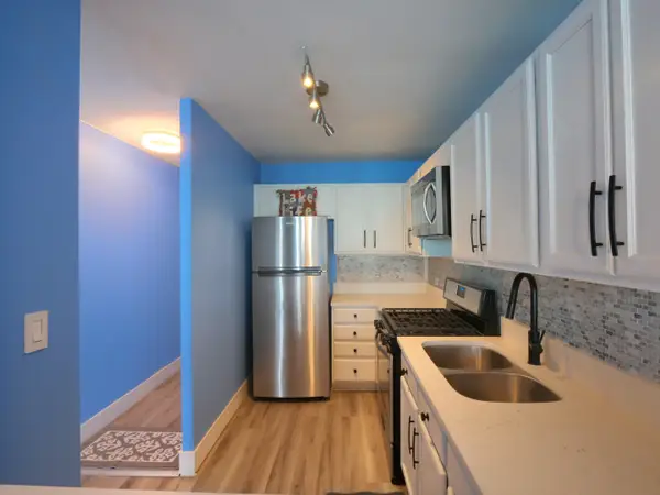 6700 S South Shore Drive #18K, Chicago, IL 60649