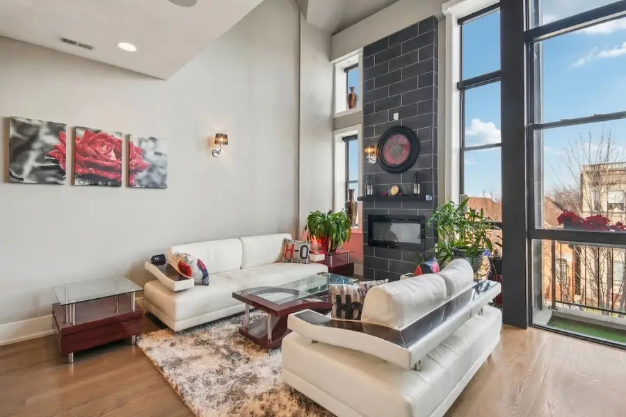 Address Withheld By Seller, Chicago, IL 60653 - #2