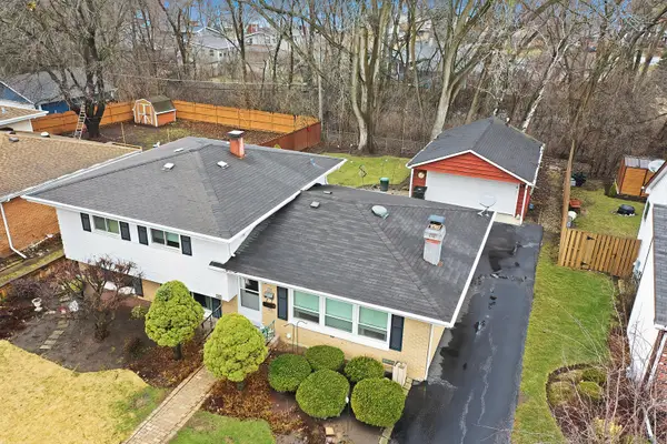 908 French Drive, Mundelein, IL 60060