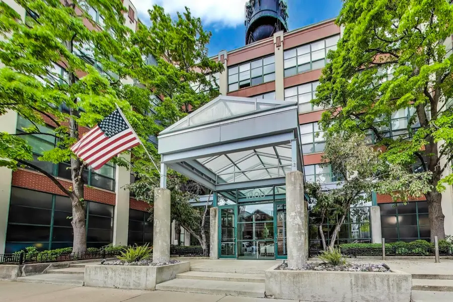 1800 W Roscoe Street #206, Chicago, IL 60657 - #2