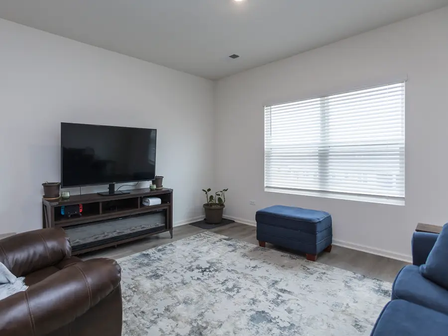 Address Withheld By Seller, Bartlett, IL 60103 - #2