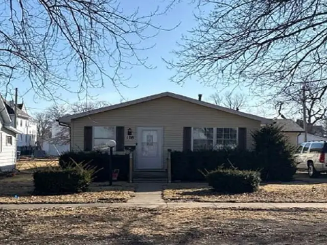 108 N Jefferson Street, Flanagan, IL 61740 - #1