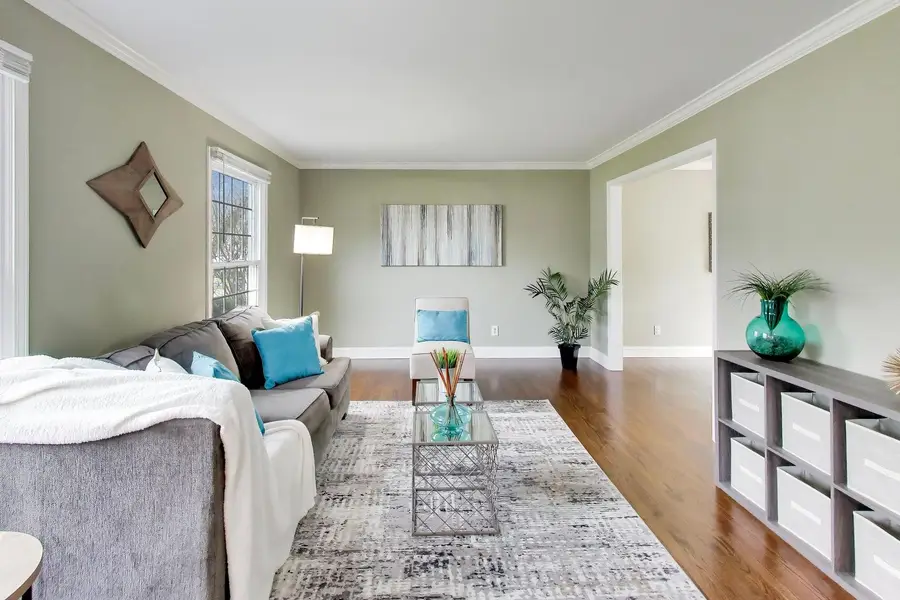 606 Thackeray Lane, Fox River Grove, IL 60021 - #3