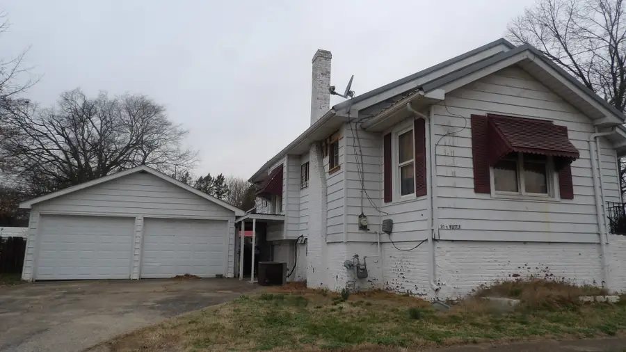 317 S Webster Street, Harrisburg, IL 62946 - #2