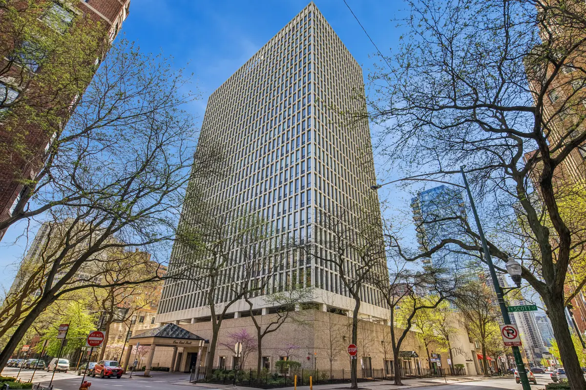 1 E Scott Street #1810, Chicago, IL 60610 - #1