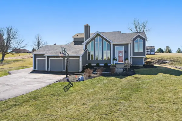 45W169 Hillview Lane, Hampshire, IL 60140