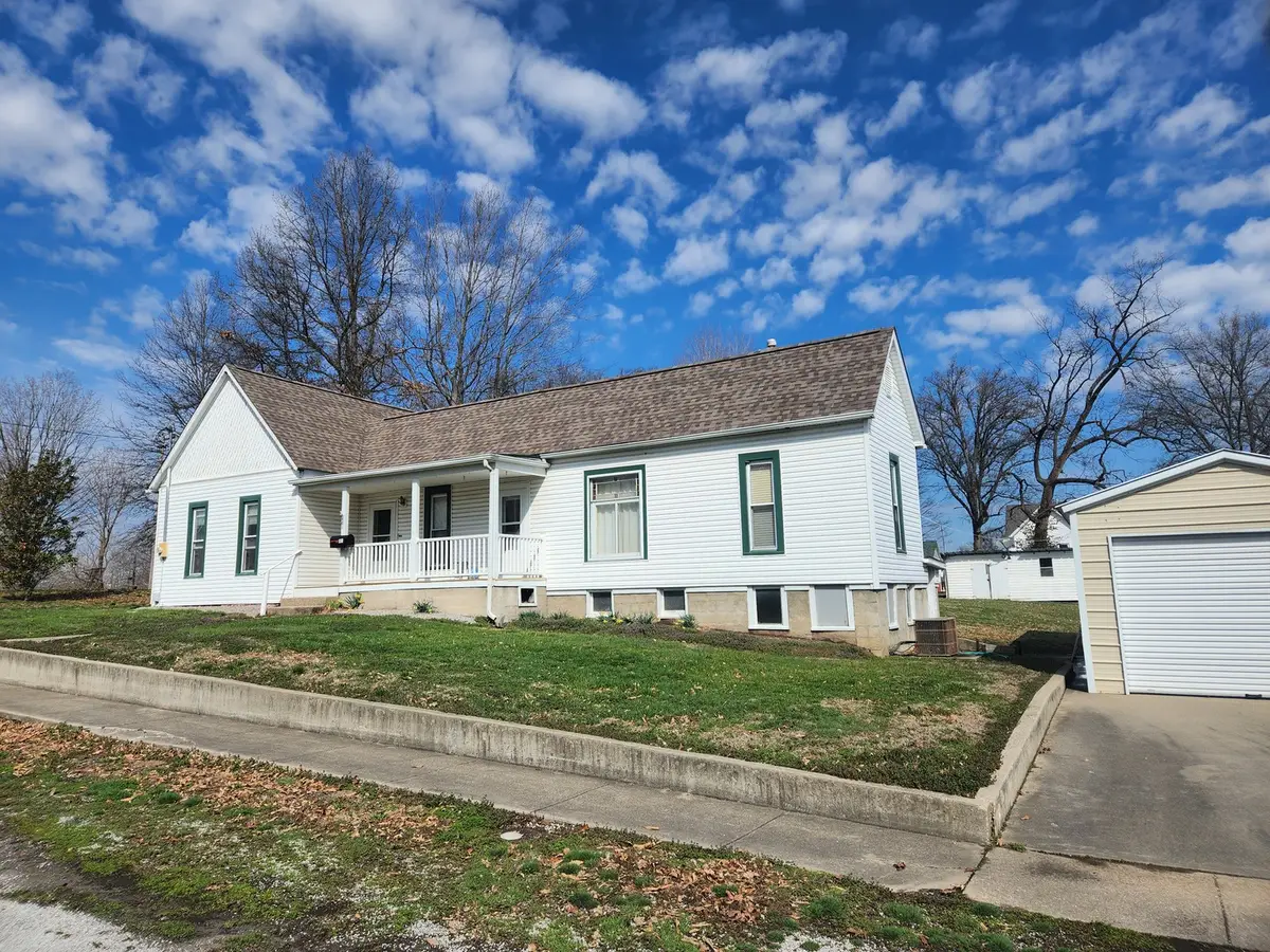 601 W Saint Louis Avenue, Pinckneyville, IL 62274 - #1
