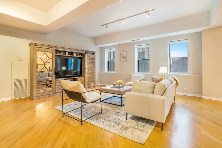 40 E 9th Street #1916D, Chicago, IL 60605 - #3