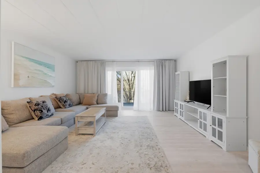 100 Deborah Lane #B26, Wheeling, IL 60090 - #3