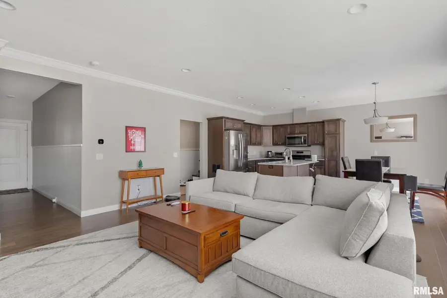 4434 W Slate Creek Drive, Bettendorf, IA 52722 - #3