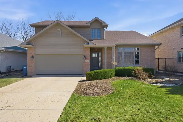 10749 S Cook Avenue, Oak Lawn, IL 60453