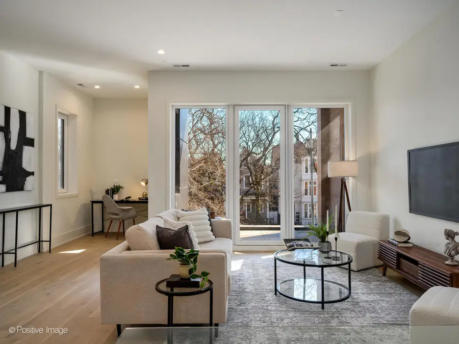 1910 N Kedzie Avenue #2R, Chicago, IL 60647 - #3