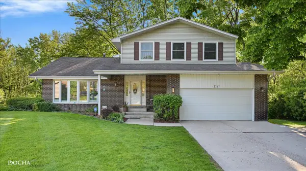 2717 Bordeaux Place, Lisle, IL 60532