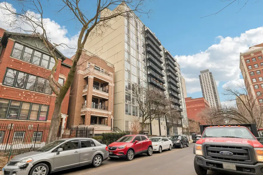 450 W Briar Place #7J, Chicago, IL 60657 - #3