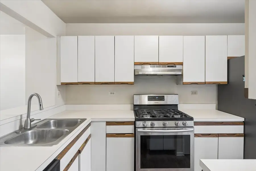 1530 Apple Grove Lane, Westmont, IL 60559 - #3