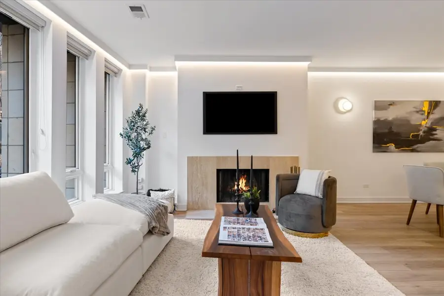 39 E Schiller Street #1E, Chicago, IL 60610 - #3