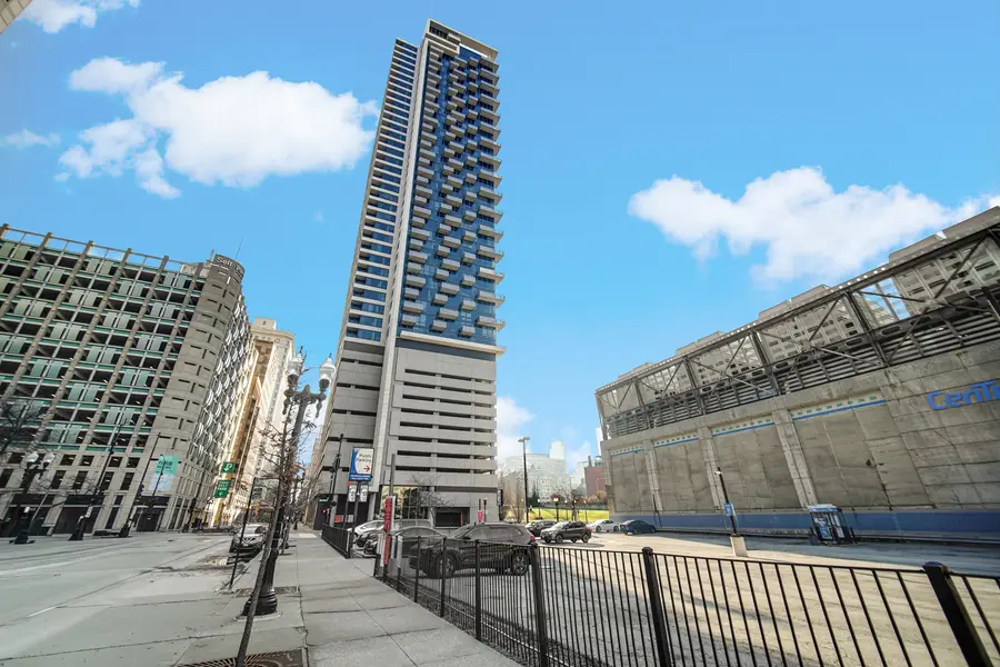 235 W Van Buren Street #2307, Chicago, IL 60607 - #3