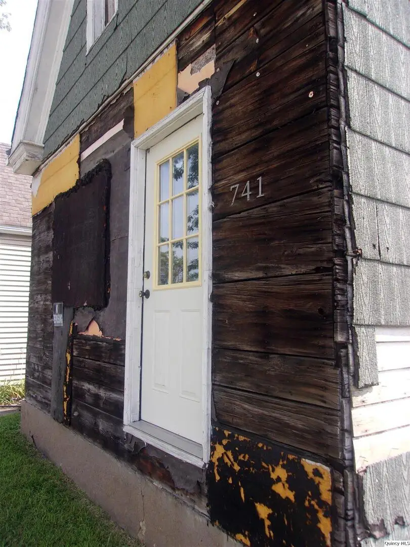 741 S 14th, Quincy, IL 62301 - #2
