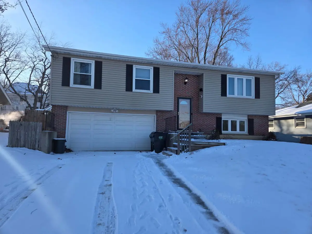 210 Hazelwood Drive, Lindenhurst, IL 60046 - #1